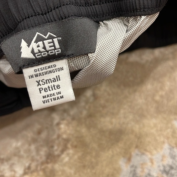 REI Co-op 
Rainier Full-Zip Rain Pants - Men's Size XS - Picture 4 of 14